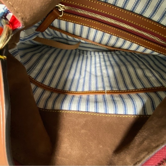 BNWT Red Dooney and Bourke Canvas Sac With Leather Shoulder Strap and Trim - Picture 6 of 11